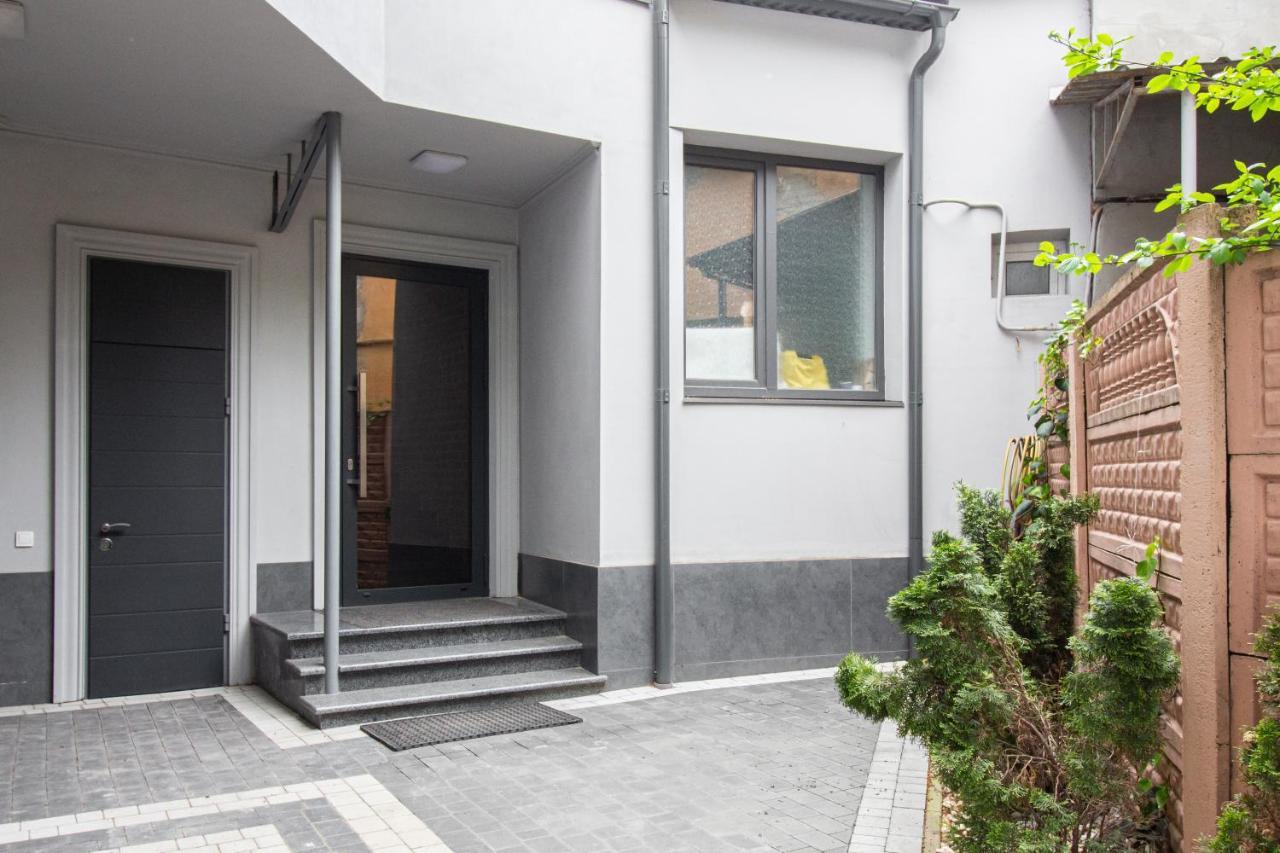 Seveneleven Apartments Czernowitz Exterior foto